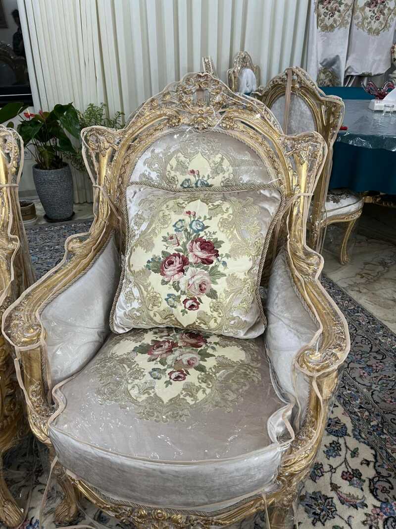 کاور مبل پیشتاز