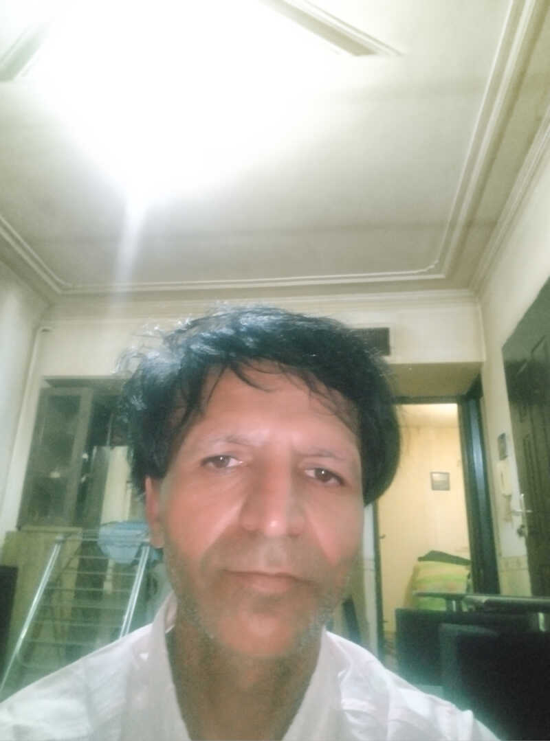 منوچهر شهریاری