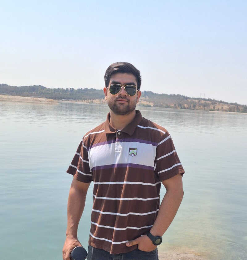 پوریا میرزایی