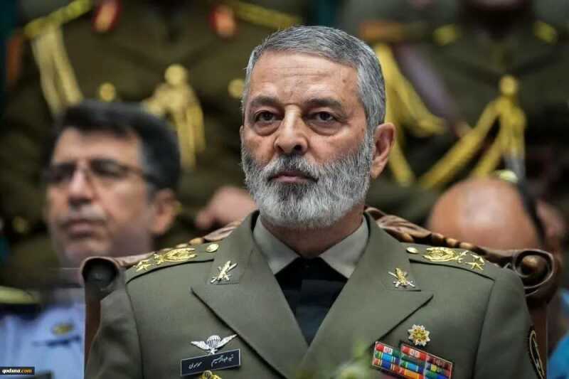 علی آموزگار