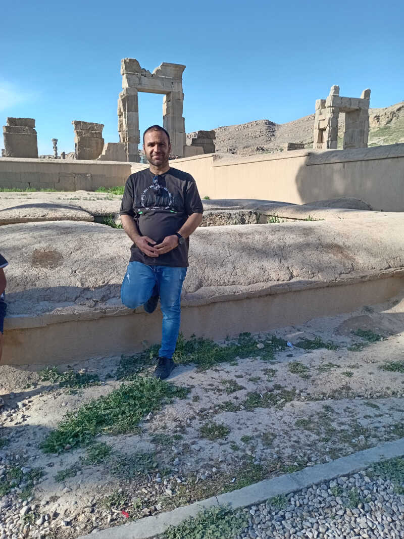 احمد خدمتگذار کاشک