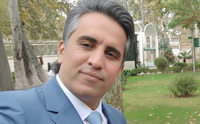 فرید خاکباز