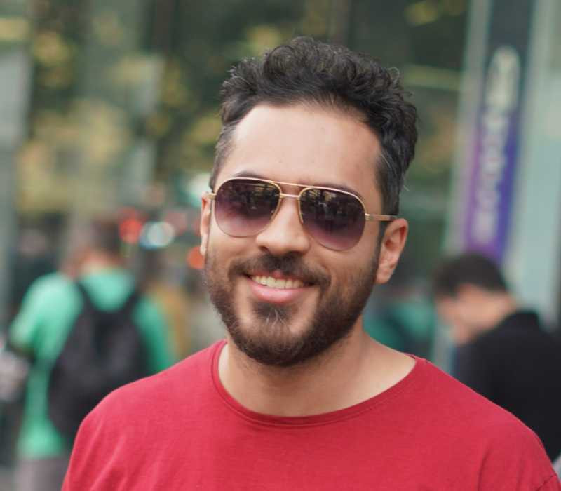 نیما صحراگرد