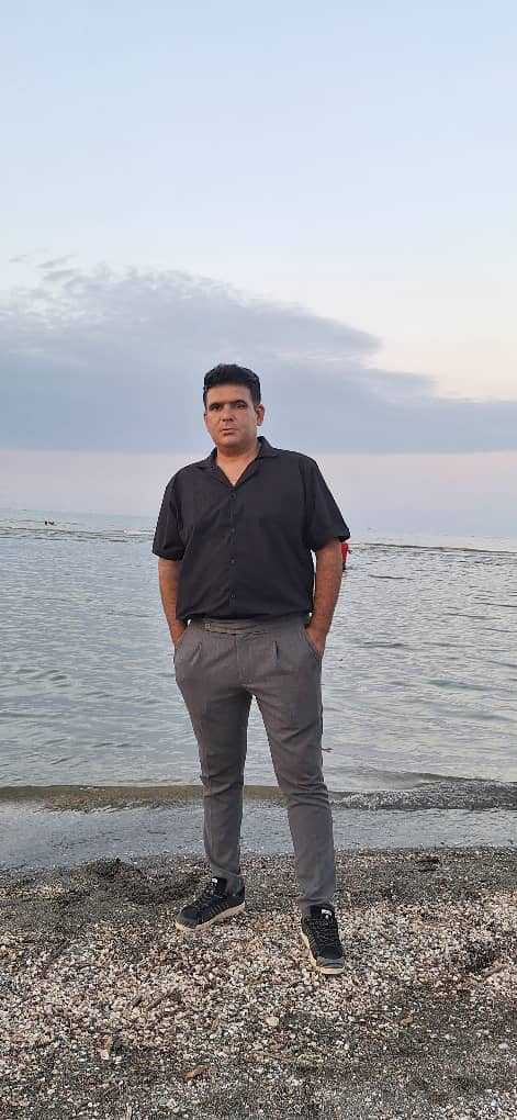 فرهاد دلبری