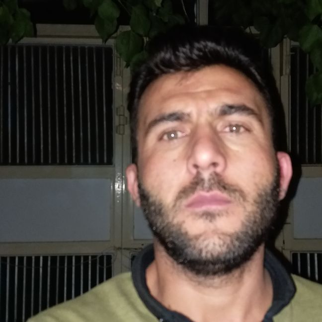 اکبر آقایی