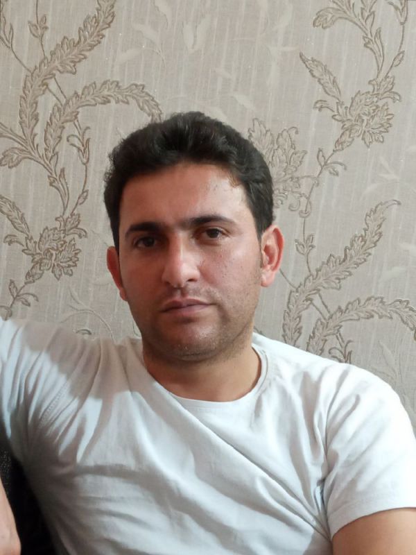 طاهر غلامی