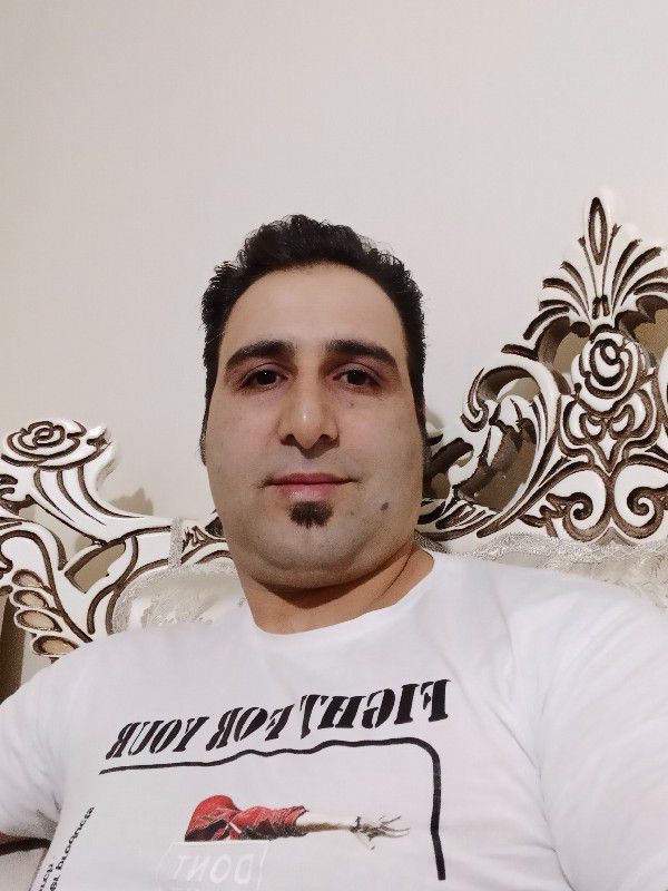 هادی شاکری