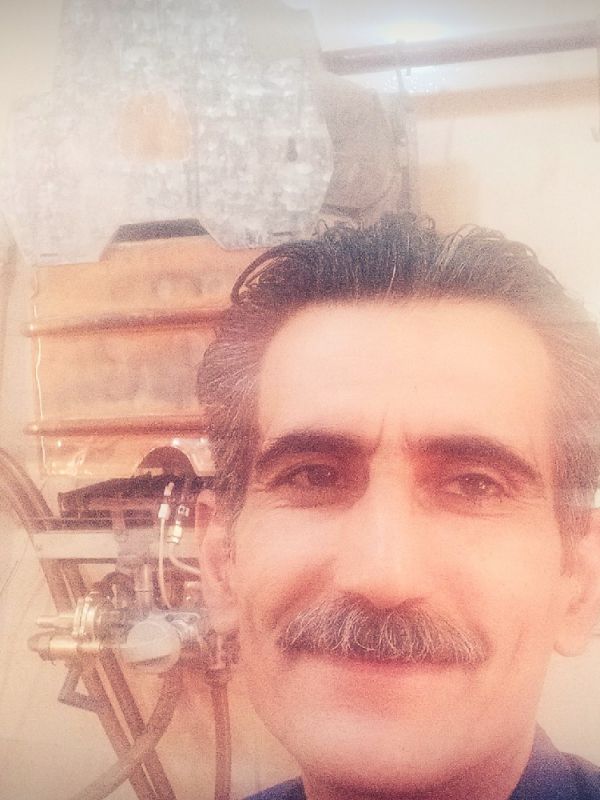 افشین نزاکتی