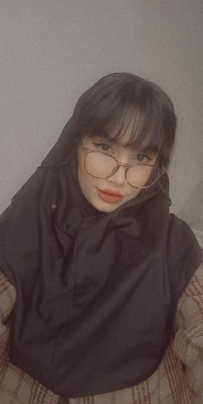 تبسم ادب دوست