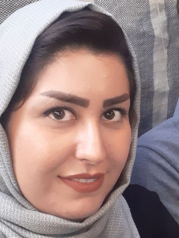 حانیه کریم آبادی