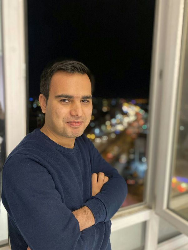 محسن خاکساری