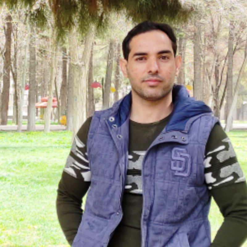 مجید عزتی