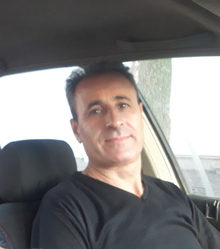 محسن نادری یگانه