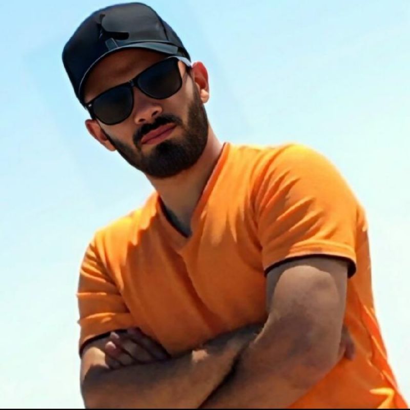 پویا علیزاده
