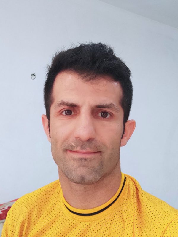 رضا اکبری