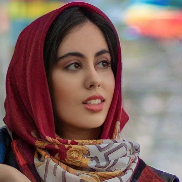 سارا سمیعی